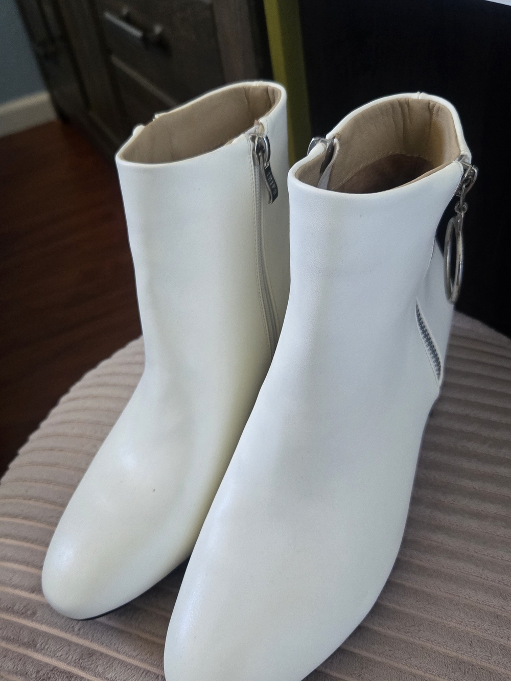 Women's White Ankle Boots with Side Zip